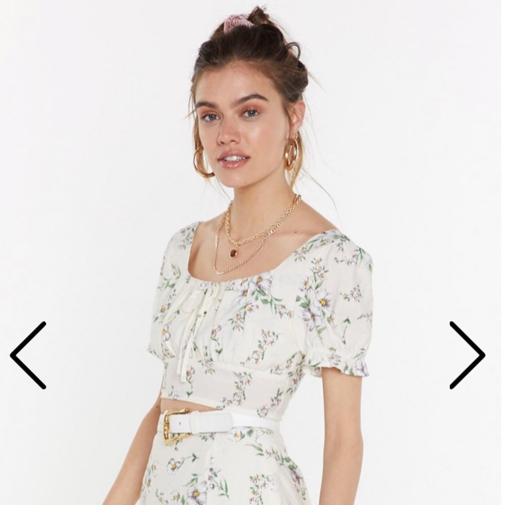 🌼 Nasty Gal Daisy For You Ruched Cropped Top - Picture 2 of 8